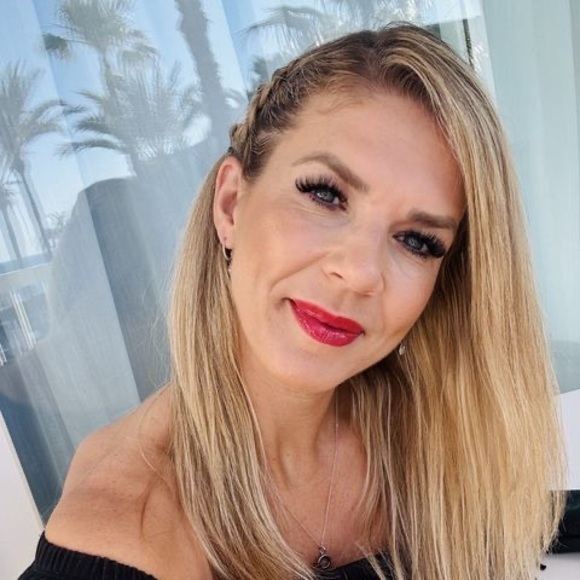 Meet your Posher, Kelly - Picture 1 of 1